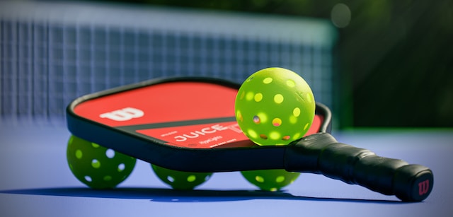 Pickleball Paddle Face Shape and Size